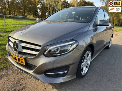 Mercedes-Benz B-klasse 200 Prestige top onderhouden met camera en navigatie