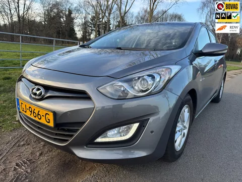 Hyundai I30 1.6 GDI i-Motion Plus keurig netjes en luxe