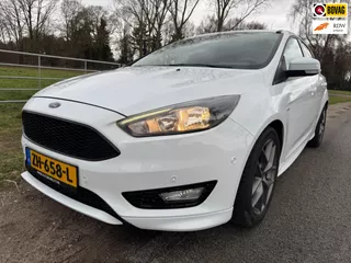 Ford Focus 1.0 ST-Line top onderhouden en prachtige staat