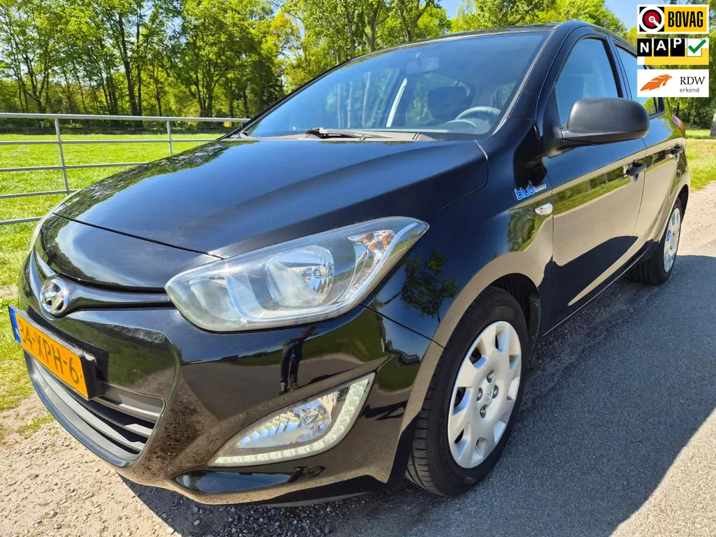 Hyundai I20 1.2i First Edition compleet klaar met airco