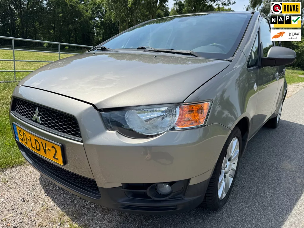 Mitsubishi Colt 1.3 Edition Two met airco en trekhaak