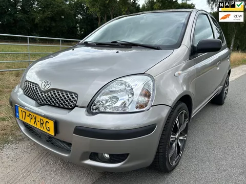 Toyota Yaris 1.3 VVT-i Idols keurig netjes en compleet onderhouden! Met airco!