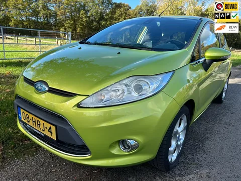 Ford Fiesta 1.25 Titanium trekhaak airco en zeer netjes Ford Fiesta 1.25 Titanium trekhaak airco en zeer netjes