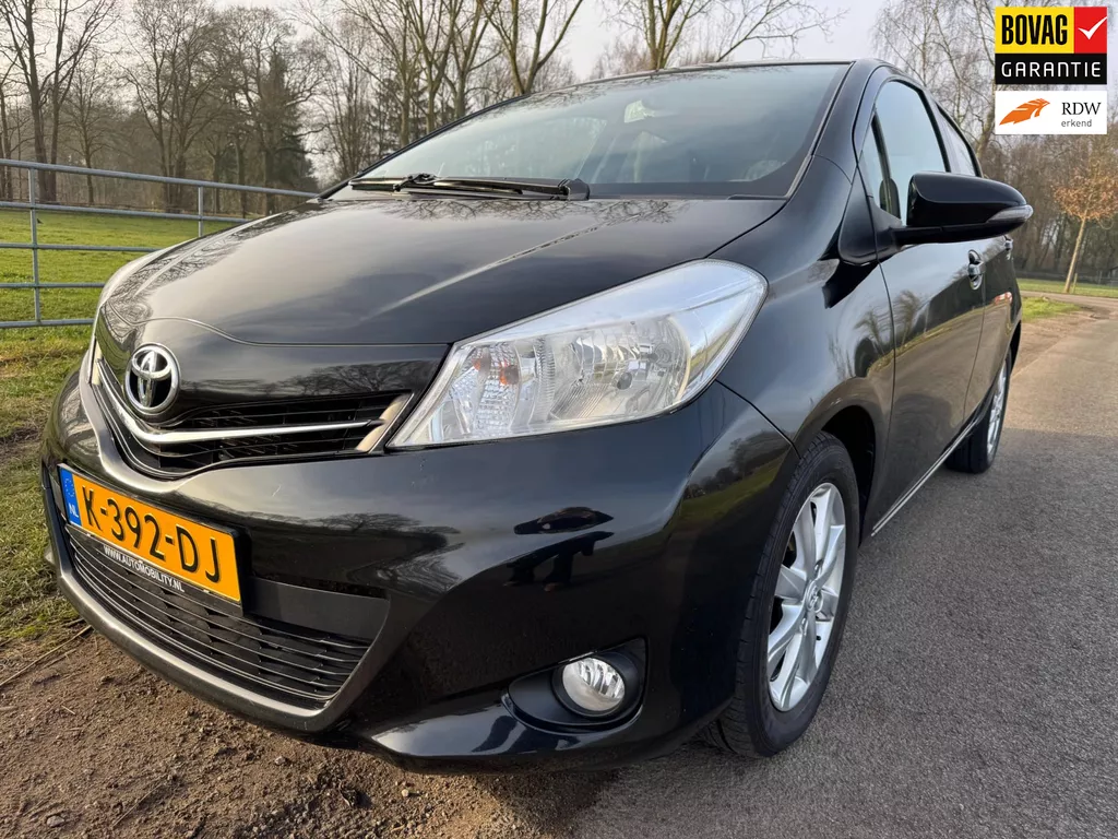 Toyota Yaris 1.3 VVT-i Now Top 5 editie top onderhouden met airco
