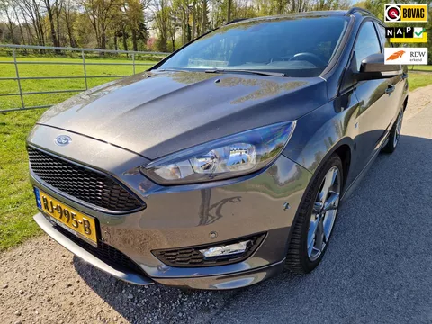 Ford Focus Wagon 1.0 ST-Line dealer ond. + gechipt prachtige staat