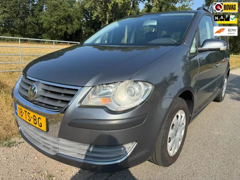 Volkswagen Touran 1.6 Optive met airco en trekhaak
