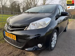 Toyota Yaris 1.3 VVT-i Now Top 5 editie top onderhouden met airco